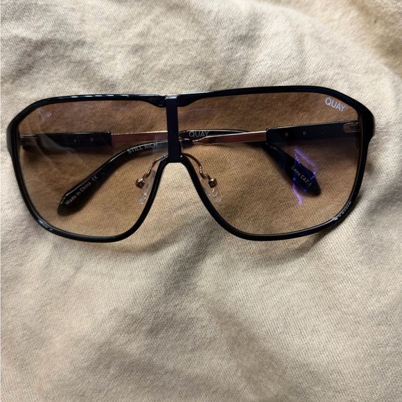 Quay Australia “Still Rich” Sunglasses - Picture 4 of 5